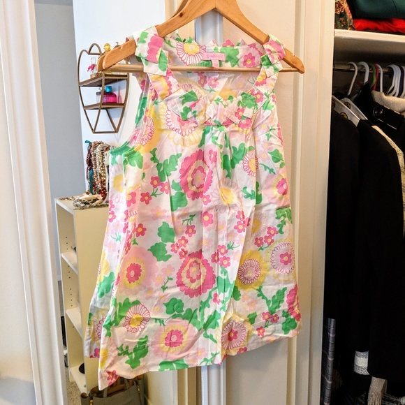 Lilly Pulitzer Tops - Lilly Pulitzer floral tank top size 8